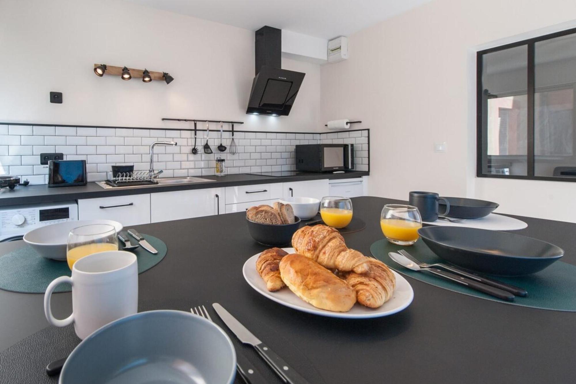 Cosy La Baie Des Anges - Plage La Ciotat - Classe 3 Etoiles Apartment Luaran gambar